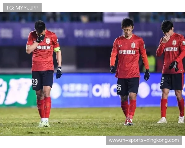 长春亚泰一次过顶差点形成单刀 长春亚泰一次过顶差点形成单刀