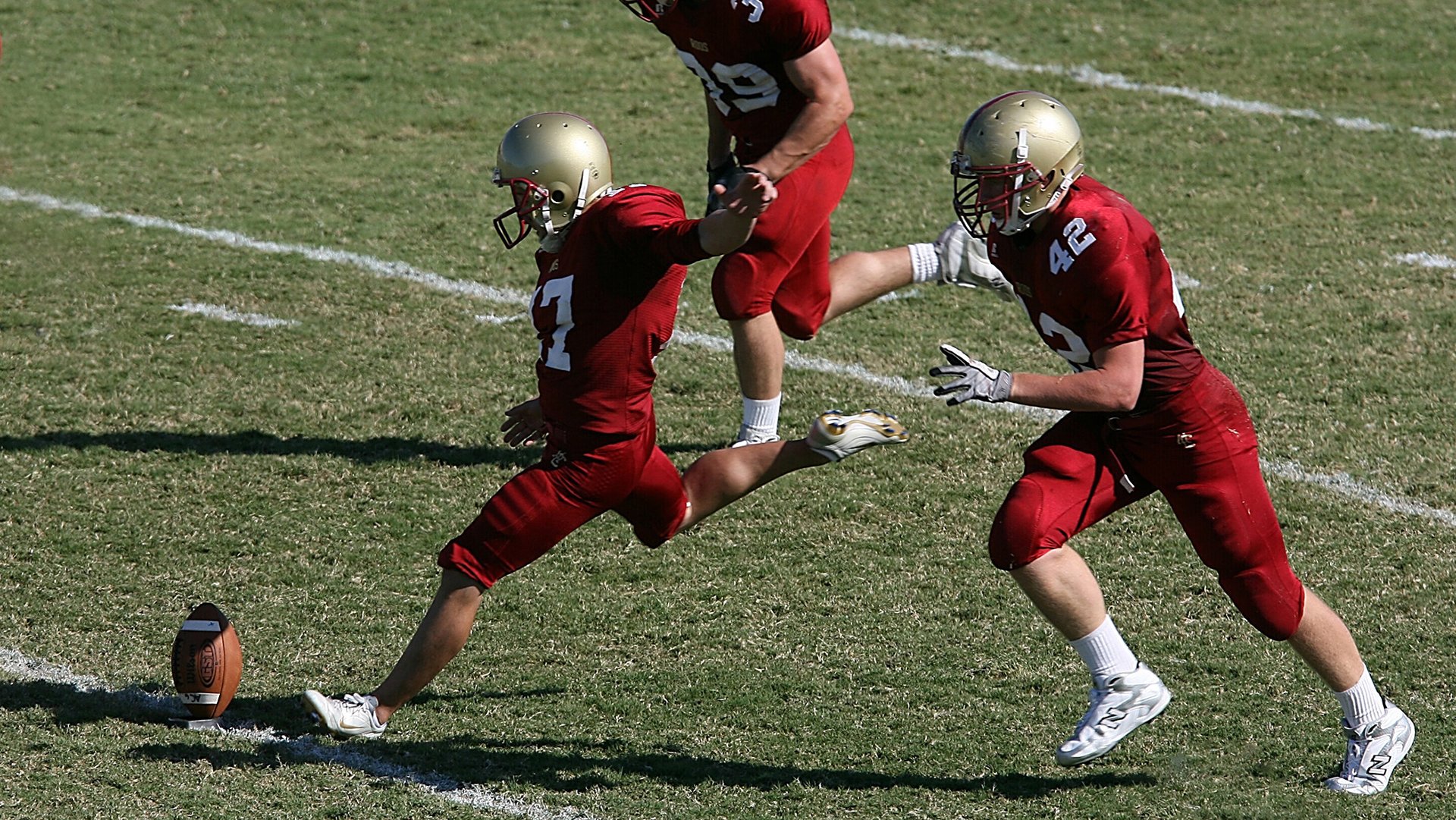 “一人一个目标”年度运动计划启动 仪式赛上集体签名领跑