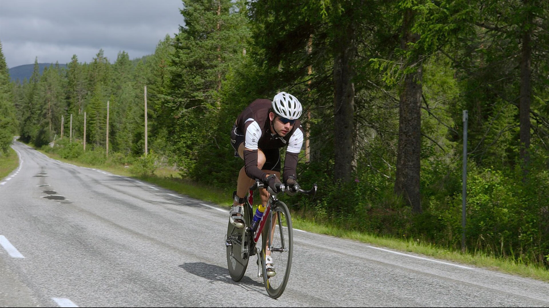 脑瘫儿童辅助器械步行赛 迈出每一步都值得鼓掌